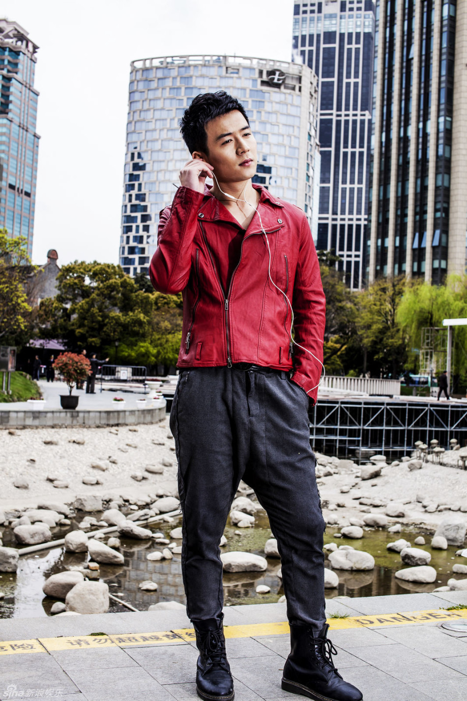 魏千翔春装写真曝光