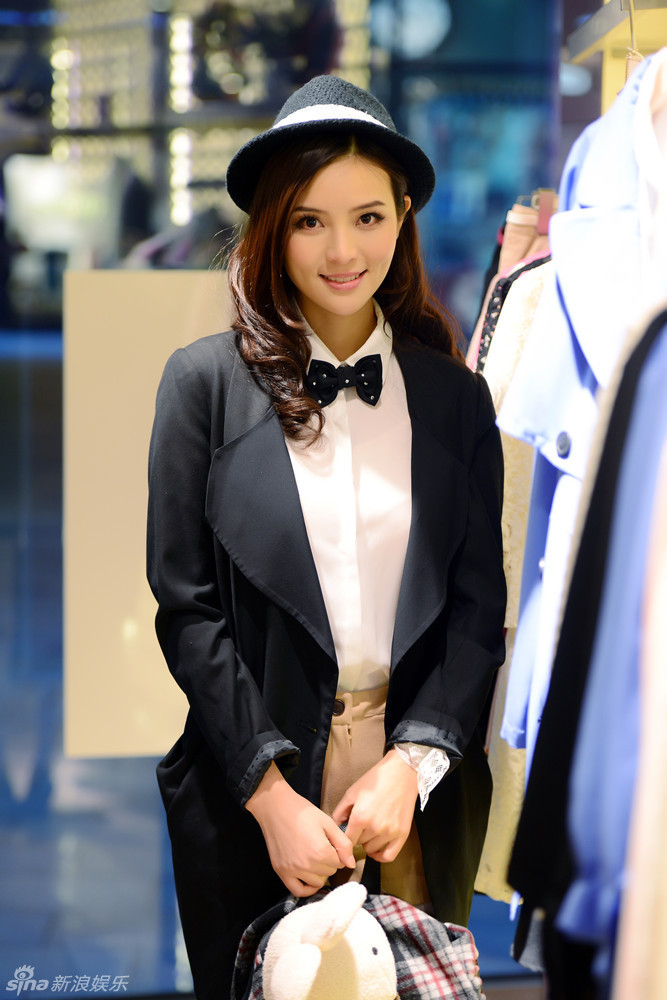 组图:盛君个性礼帽小领结 尽显英伦俏皮范儿_高清图集_新浪网