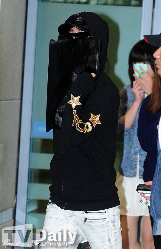 组图:shineeinfinite返韩 tony与绯闻女友同机_高清图集_新浪网