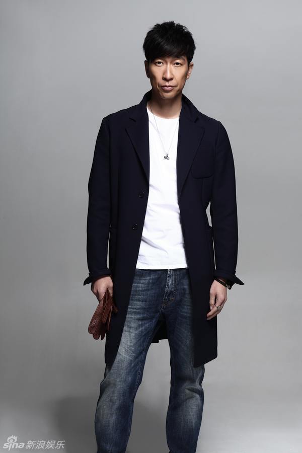 组图:王千源清俊写真 戏里戏外多面雅痞风_高清图集_新浪网
