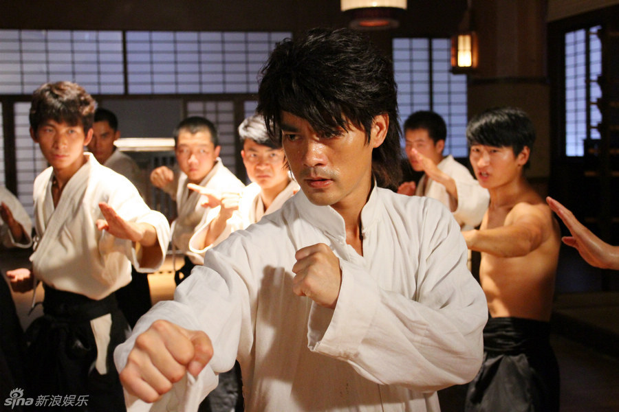 陈国坤三代武林高手混搭周牧茵,徐熙颜,王智三位名伶上演了一出功夫"