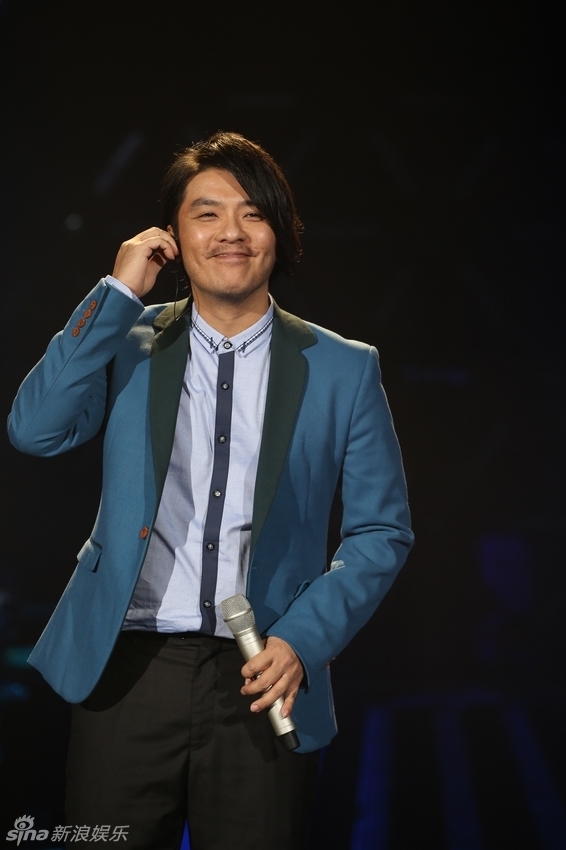 阿杜自曝曾患抑郁症 感谢女友容忍坏脾气