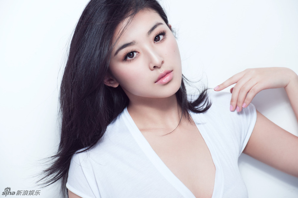 张含韵携电影《初恋未满》回归.