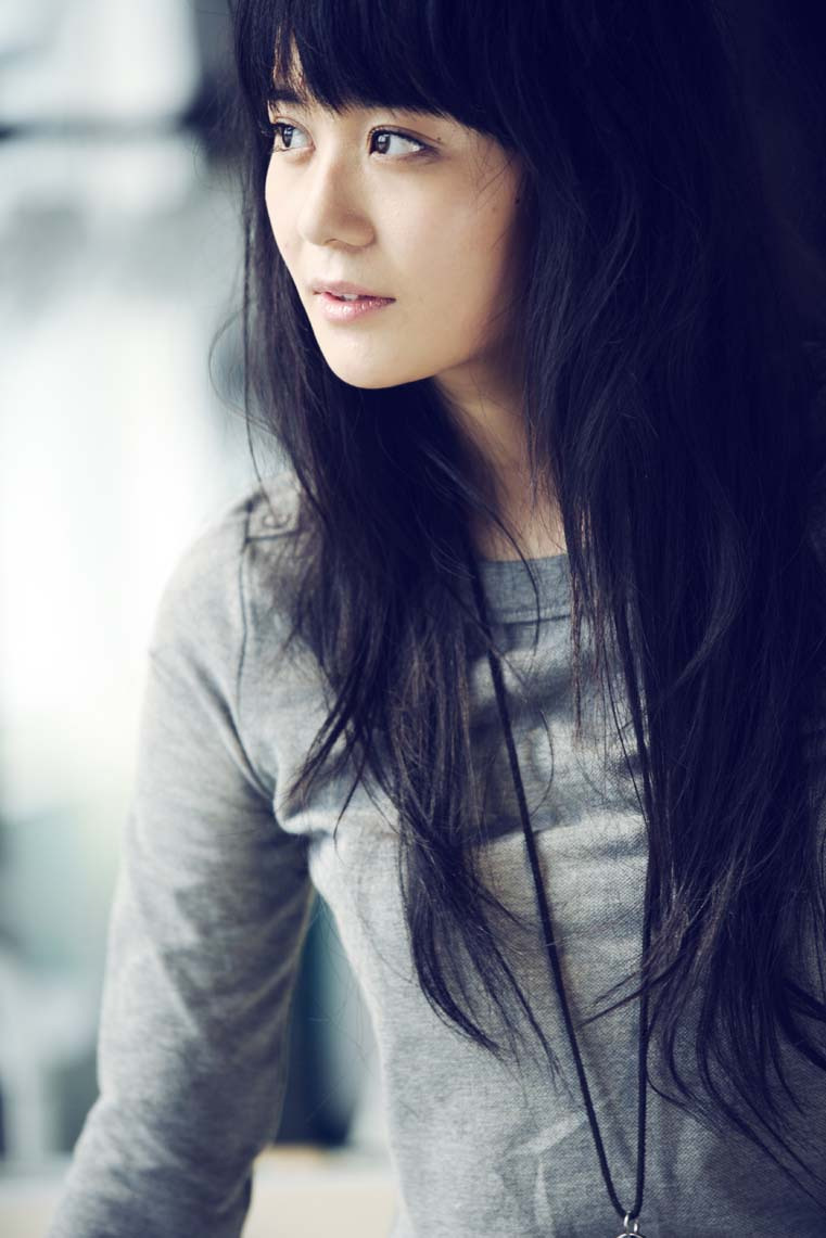 组图:海陆气质写真 长发披肩恬静安然_高清图集_新浪网