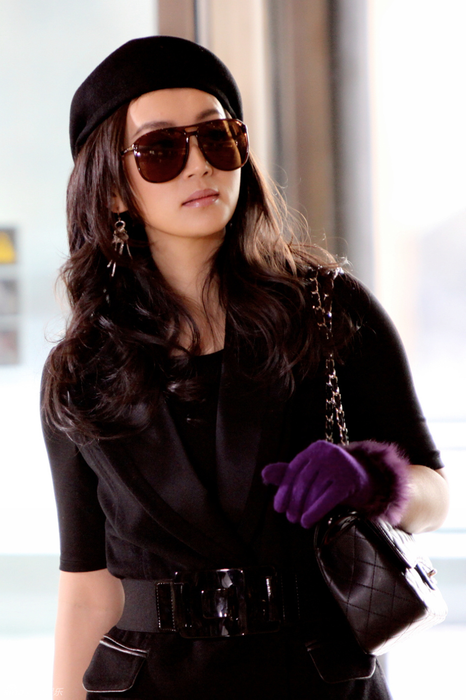 陈好变身职场白骨精,ol造型百变,从女人味十足的旗袍到简单干练的西装