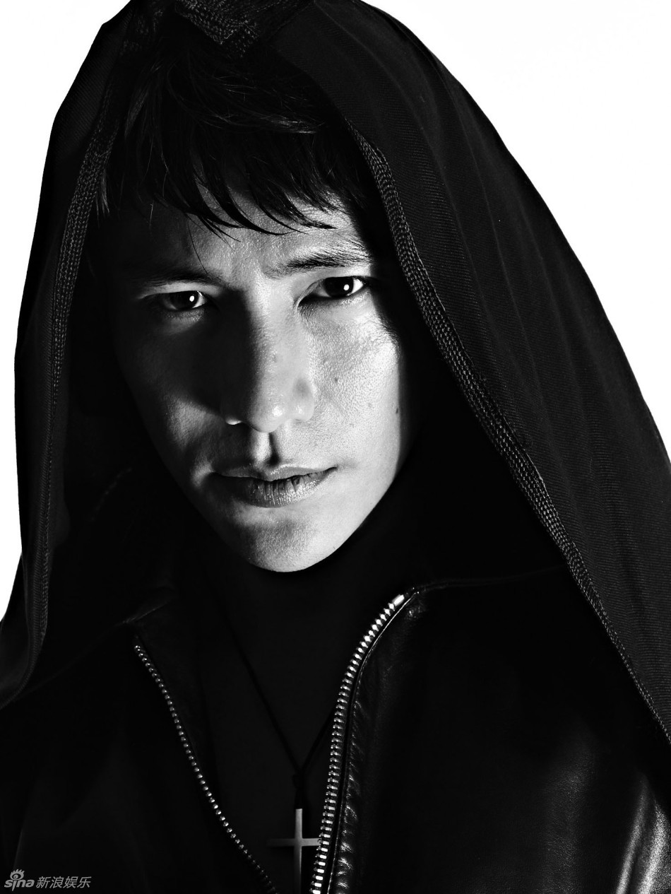 组图:陈坤登杂志封面 罕见露臂部纹身野性神秘_高清图集_新浪网