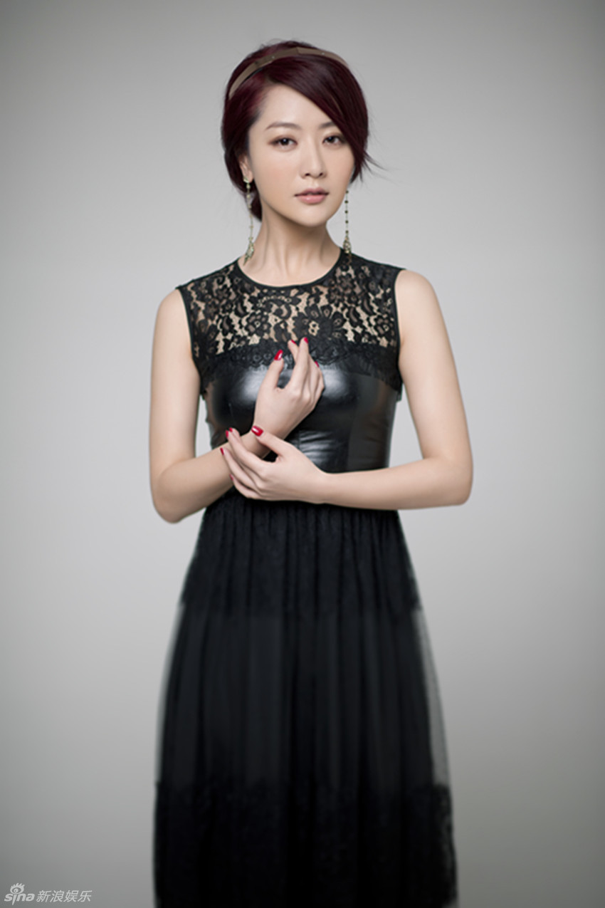 组图:白冰最新写真妆容素雅 突显超凡魅力_高清图集_新浪网