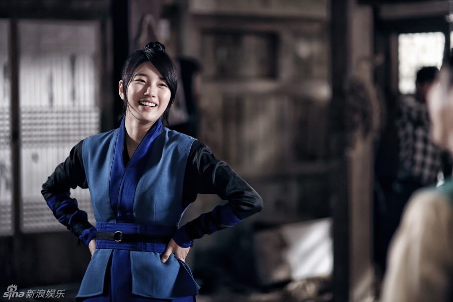 【2013.05.16】【影视】秀智《九家之书》片场搞怪照调皮萌翻天