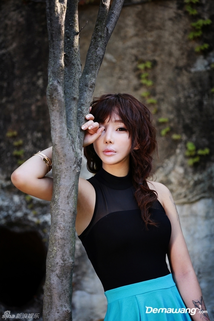 17】【明星】模特朴世美爆乳写真秀勾魂身材韩流星