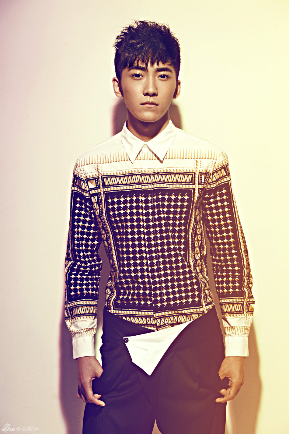 组图:路宏时尚大片曝光 尽展青春潮感气质_高清图集_新浪网