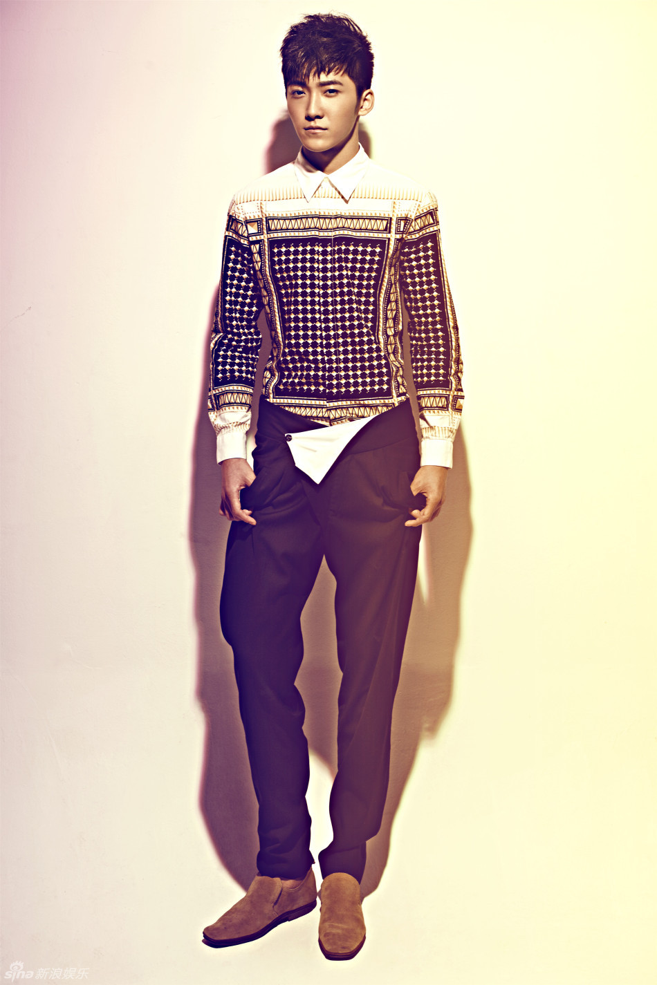 组图:路宏时尚大片曝光 尽展青春潮感气质_高清图集_新浪网