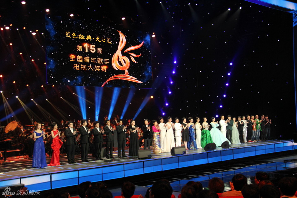 组图:央视青歌赛决赛第二赛期第六场_高清图集_新浪网