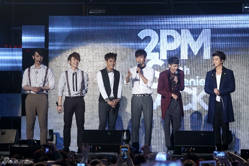 201305182pm回归舞台受好评首尔开唱isbackwithgenie野兽团魅力大爆发