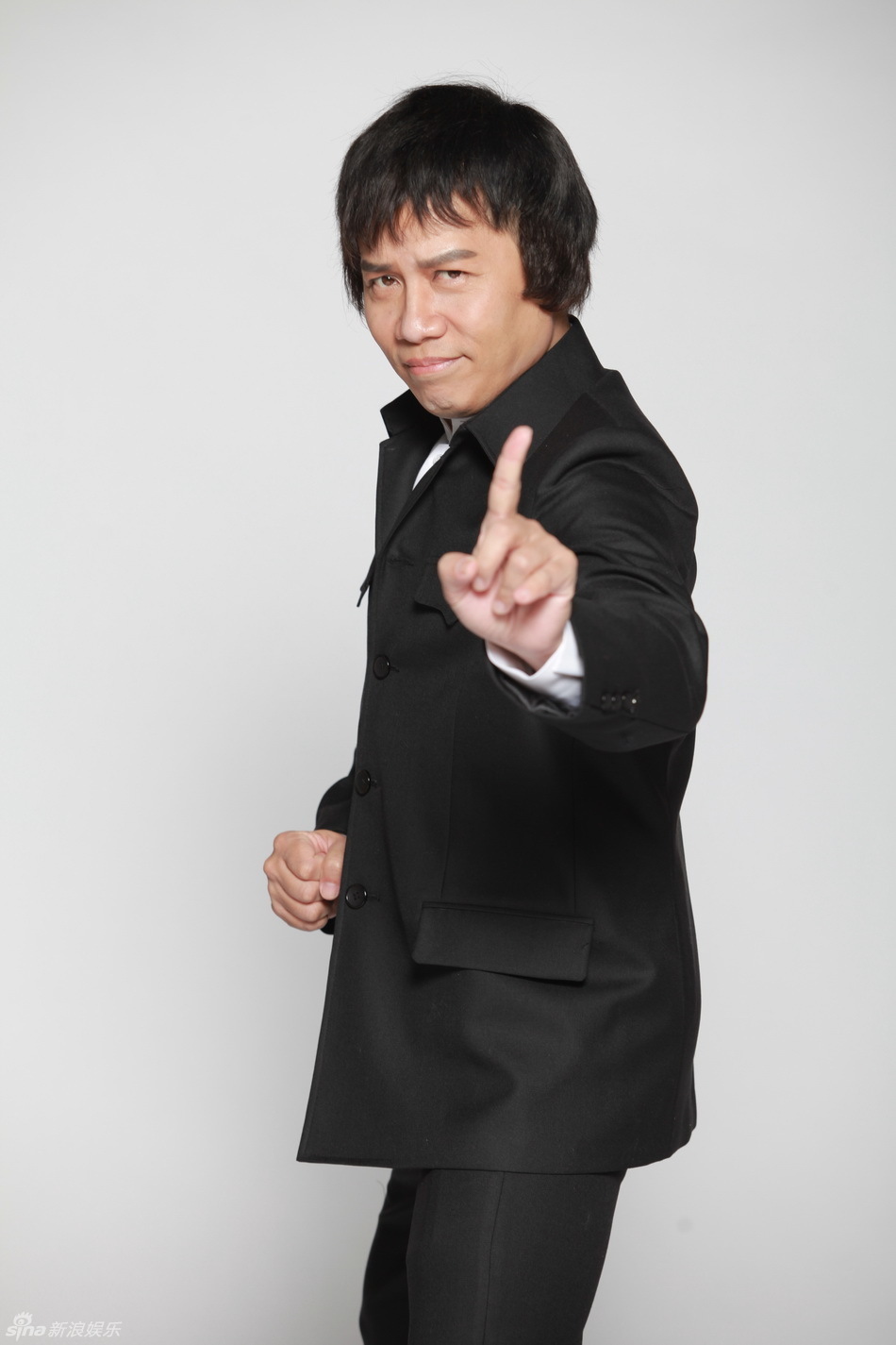 起了功夫风,谢娜扮叶问,李维嘉变李小龙,戴军扮李连杰,许杰辉扮演陈真