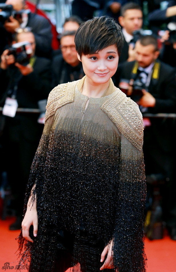 李宇春戛纳再走红毯
