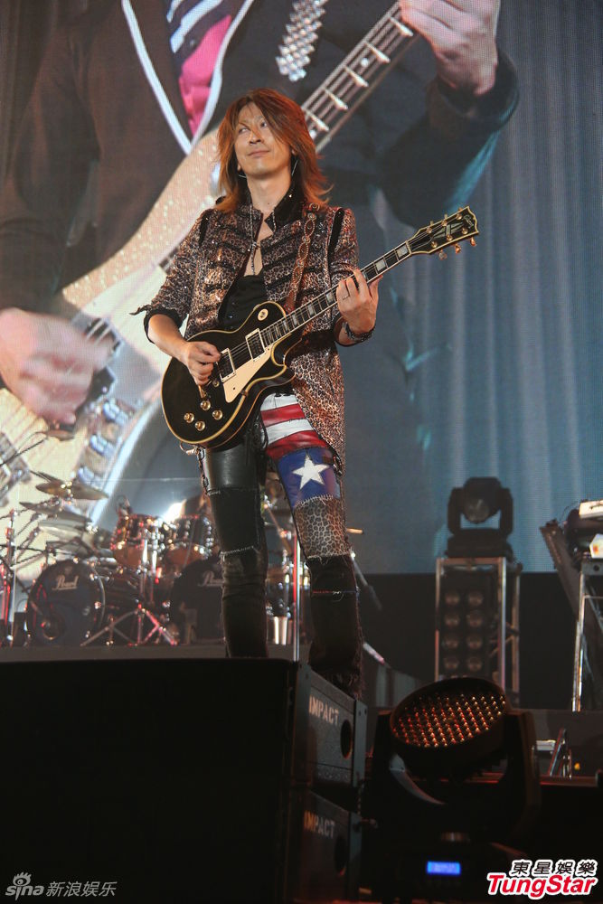 日本摇滚乐团glay开唱 为观众奉献经典