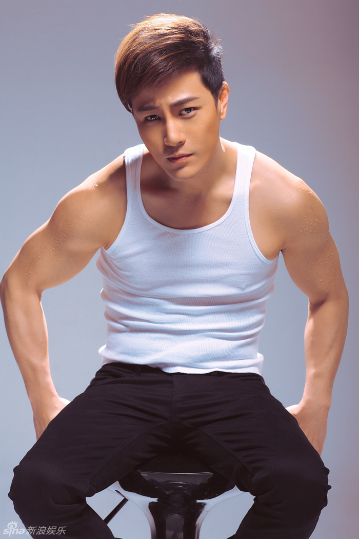 高清组图:许绍洋最新写真曝光展露完美臂肌_高清图集_新浪网