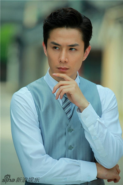 正在热拍,剧组曝出男演员剧照:曾新亚(李承炫饰),孔立夫(高梓淇饰)