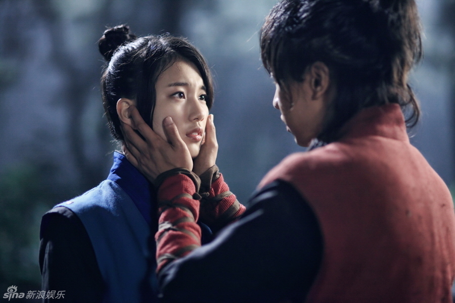 韩剧九家之书曝李升基秀智甜蜜初吻剧照