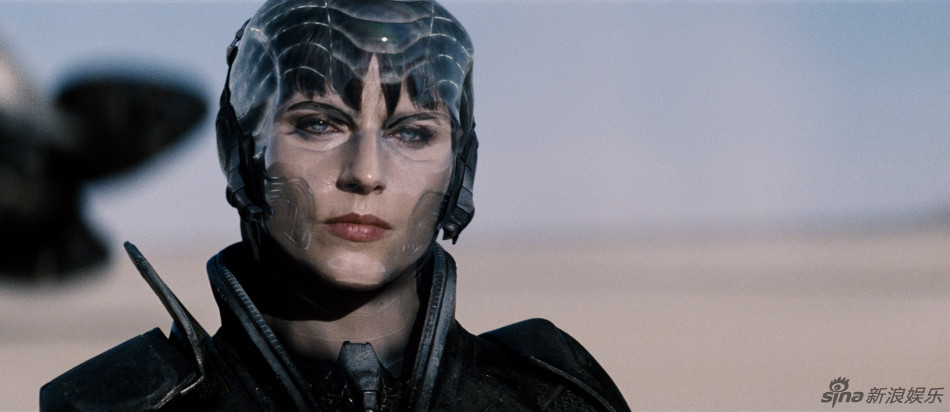 组图:《超人:钢铁之躯》曝海量剧照主角亮相_高清图集_新浪网