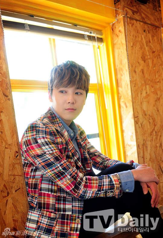 高清图:ft李洪基自曝常去夜店 新片吻戏被删_高清图集_新浪网