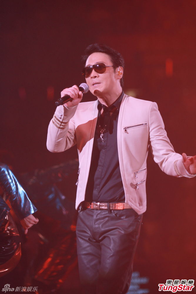 高清图:众巨星撑场雷颂德个唱 杨千嬅蕾丝诱惑_高清图集_新浪网