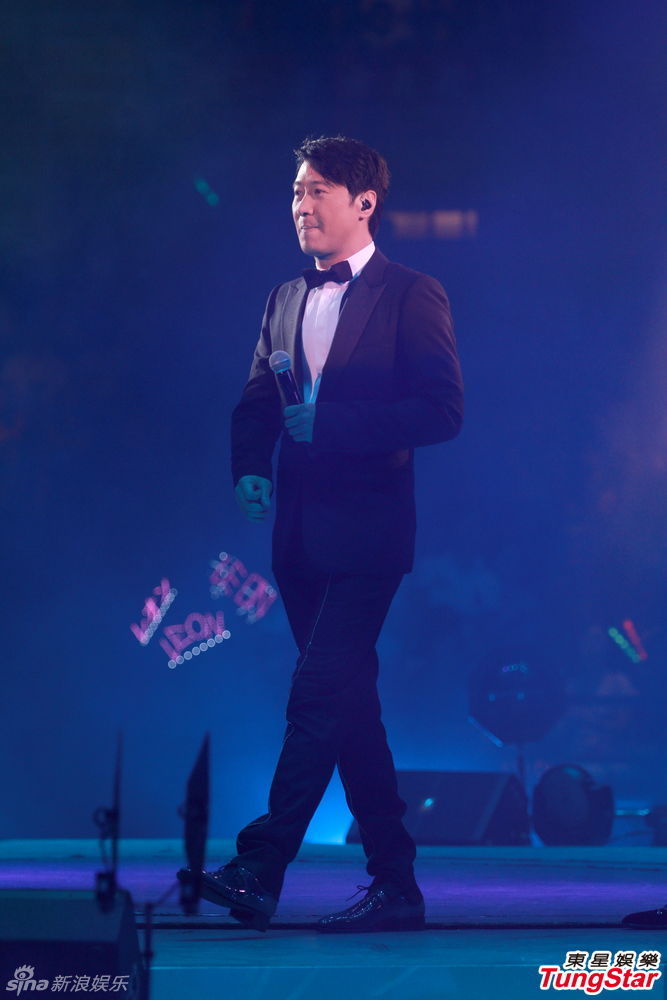 新浪娱乐讯 黎明,陈慧琳,卫兰,许志安,郑秀文等助阵雷颂德演唱会第二