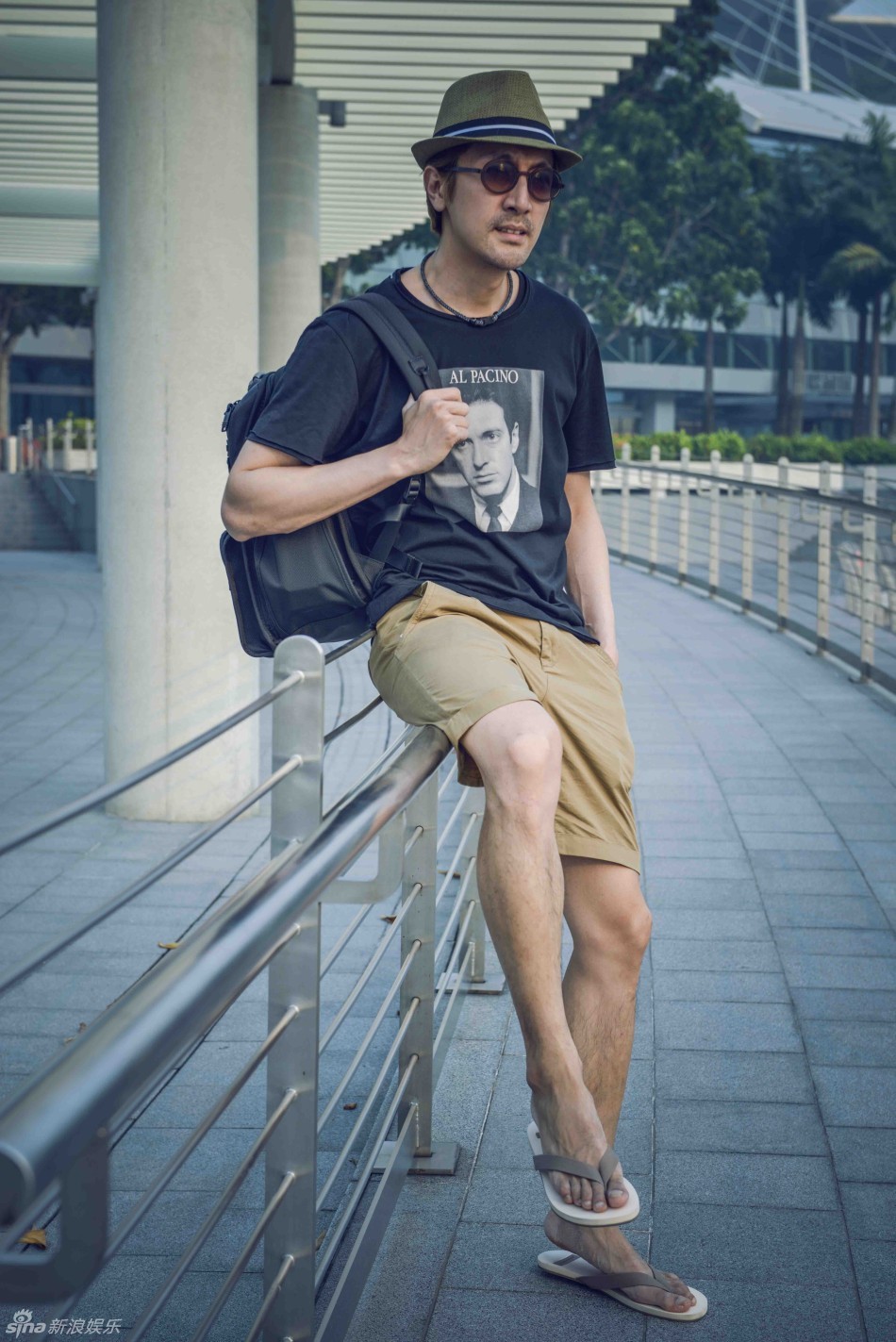 组图:张鲁一时尚街拍照 儒雅气质熟男魅力_高清图集_新浪网