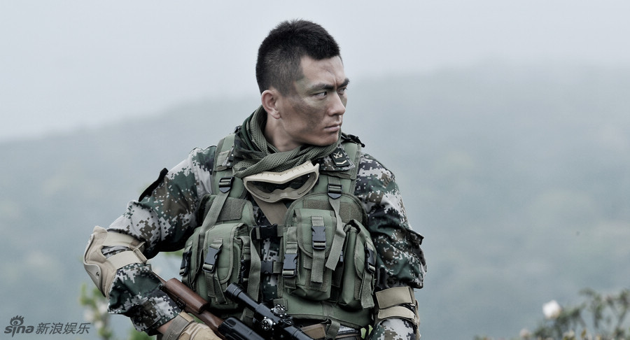 组图:张宁江《战雷》多款造型上演制服诱惑_高清图集_新浪网