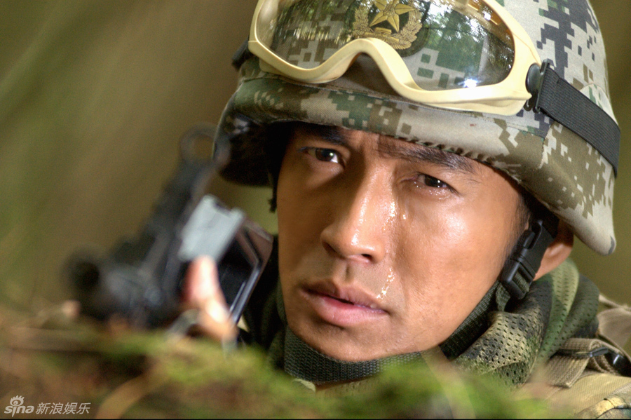组图:张博《战雷》演血性工兵 丛林战默然淌泪_高清图集_新浪网