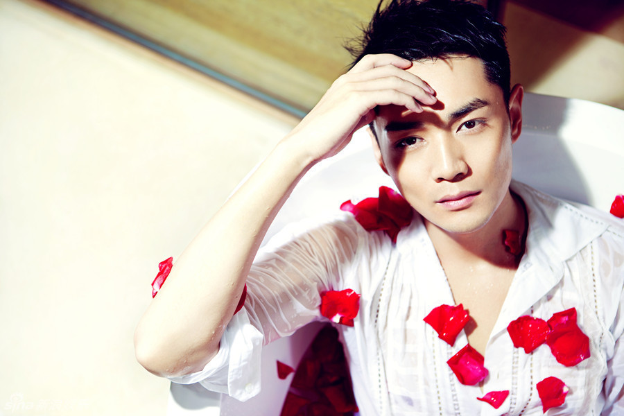 霍政谚湿身写真电力十足上演男色诱惑