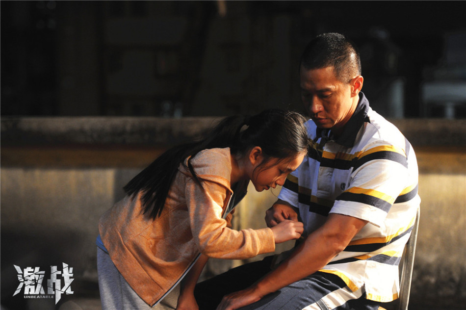 电影《激战》曝光了一组张家辉和李馨巧多场重头戏分在内的剧照