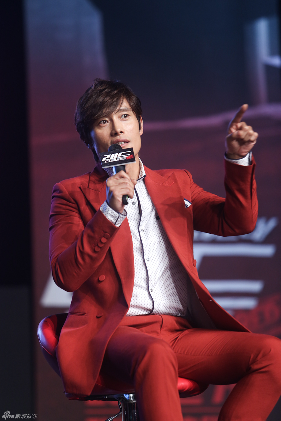 新浪娱乐讯 韩星李秉宪参演的电影《赤焰战场2》6月28日晚在首尔举行