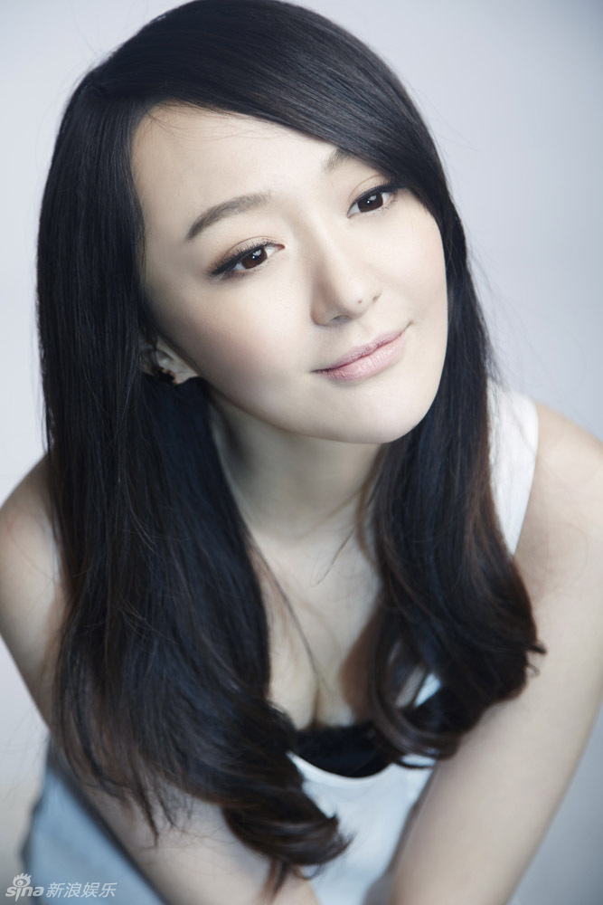 王紫潼淡淡学院气质