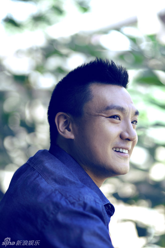 组图:费振翔帅气写真散发硬朗男人魅力_高清图集_新浪网