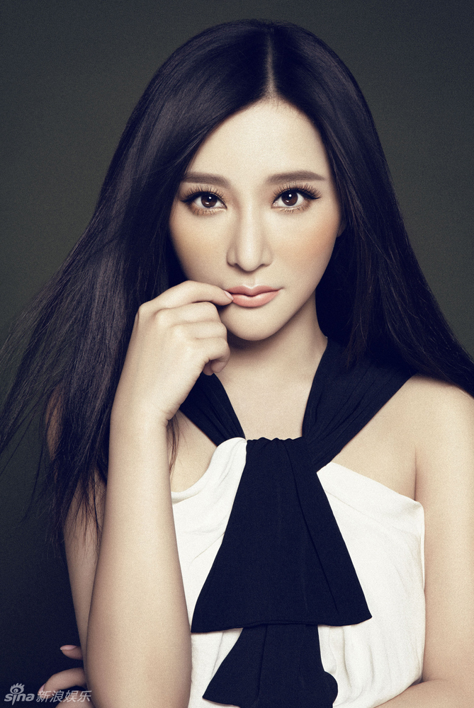 组图:熊乃瑾红唇美妆大片 高盘复古发髻脱俗_高清图集_新浪网