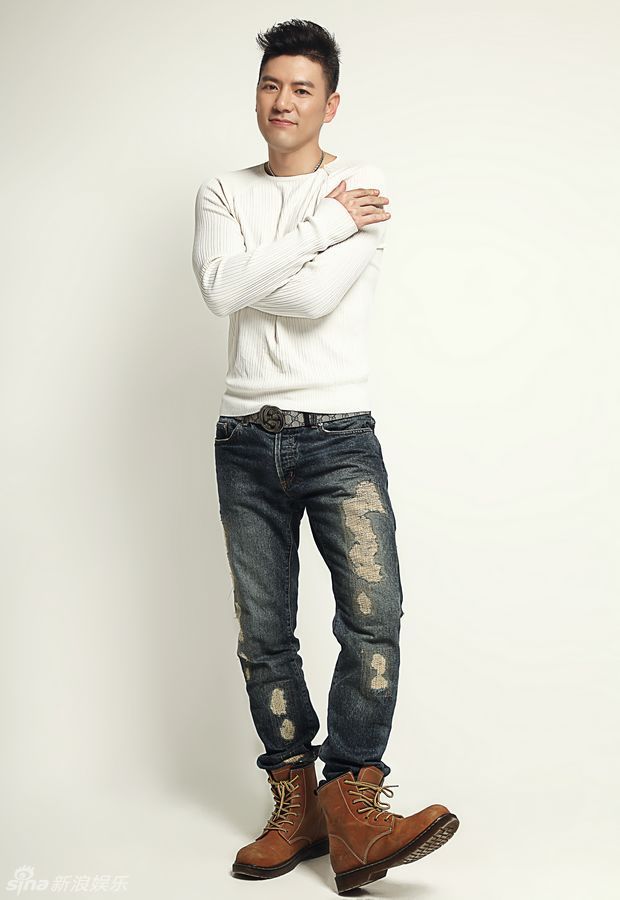 近日因主演电视剧《精忠岳飞》而人气劲增的内地演员吴卓翰,在京拍摄