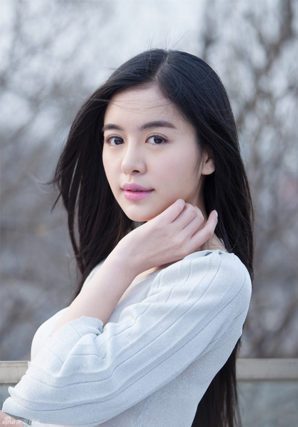 赵多娜素颜写真淡雅如竹