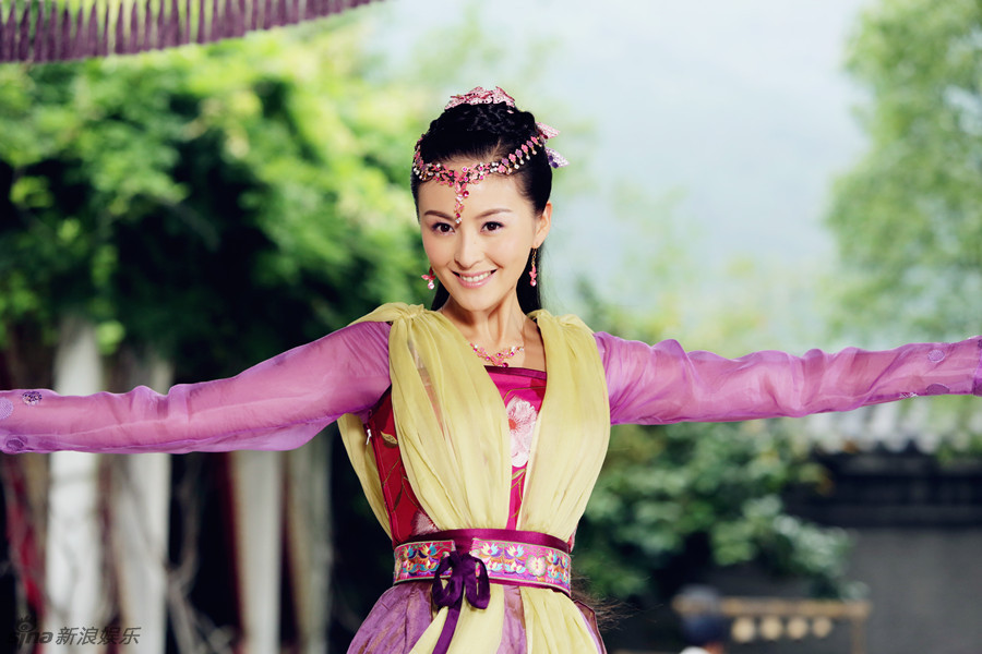 《追鱼传奇》戴娇倩表演剑舞