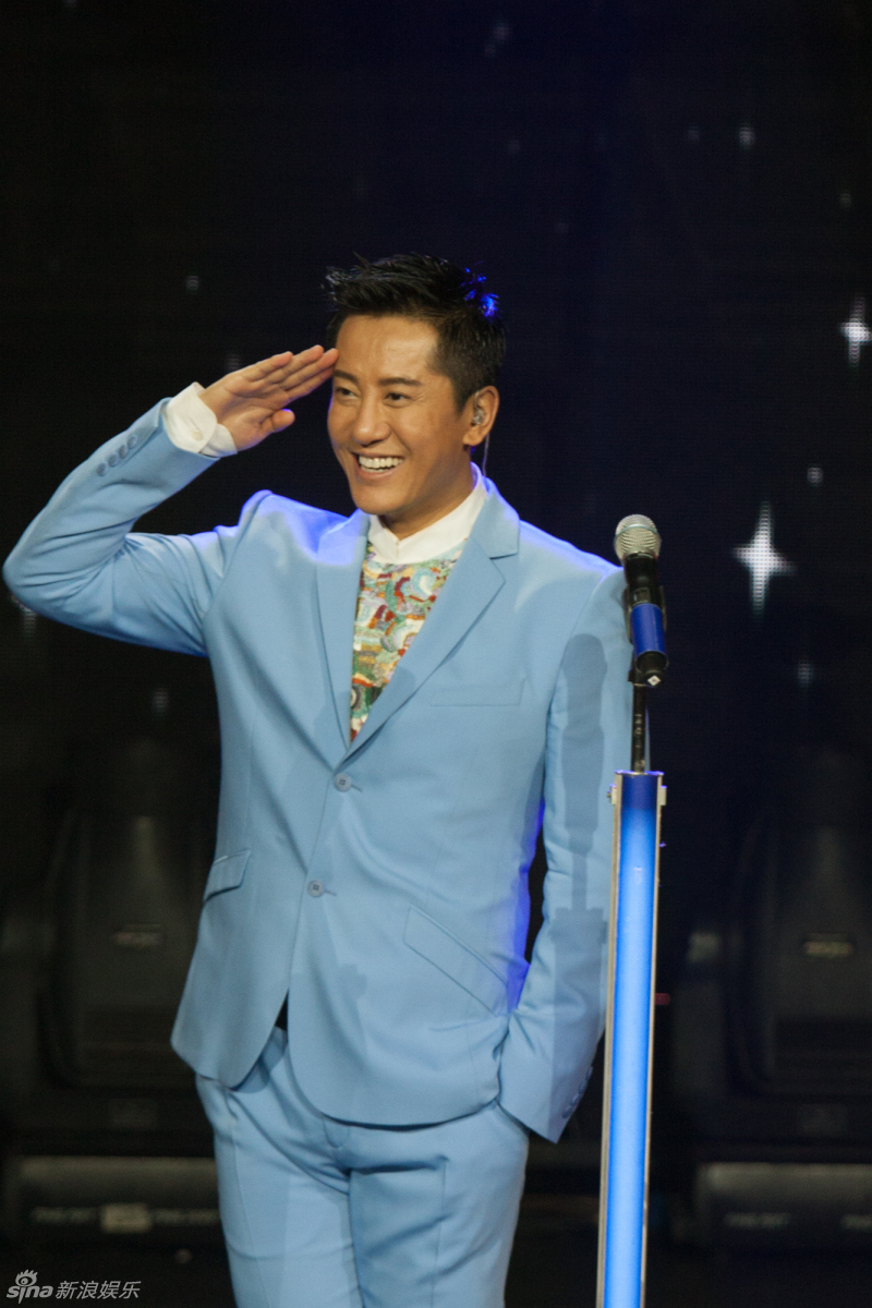 杨钰莹毛宁不老传说再合体 赵忠祥荐主持春晚_高清图集_新浪网