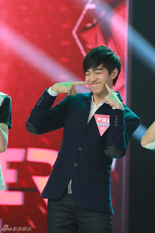 快男严禹豪放弃复活赛 台上卖萌电力足