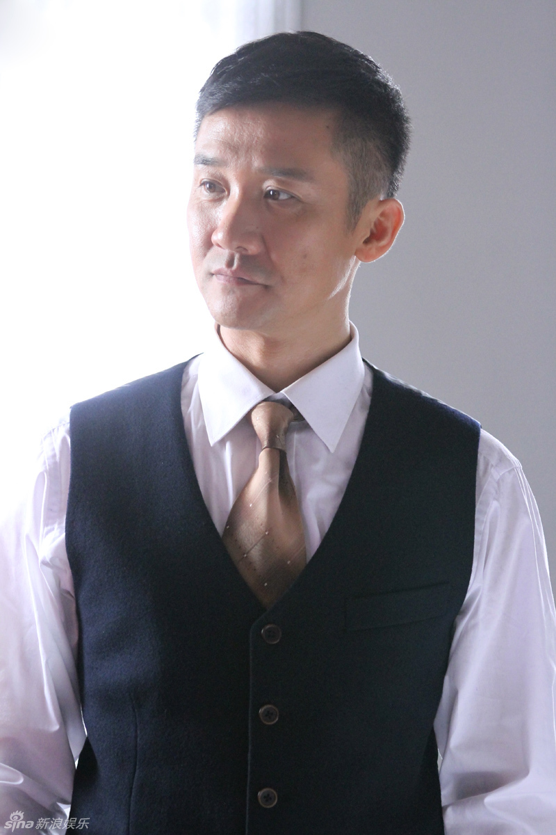 组图:《我的绝密生涯》黄志忠复古时尚风_高清图集_新浪网