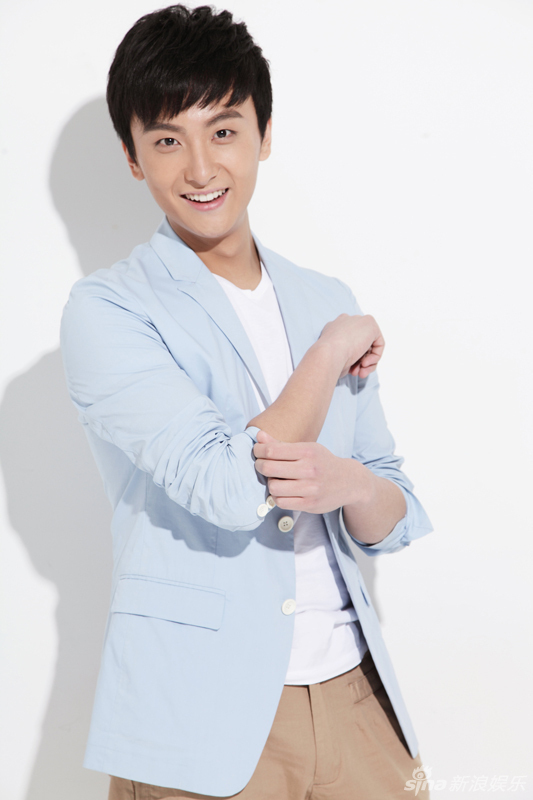 牛骏峰曝活力写真 青春无敌前途无限