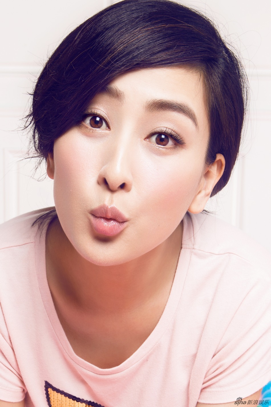 马苏大玩表情九宫格 可爱萌主展现丰富内心