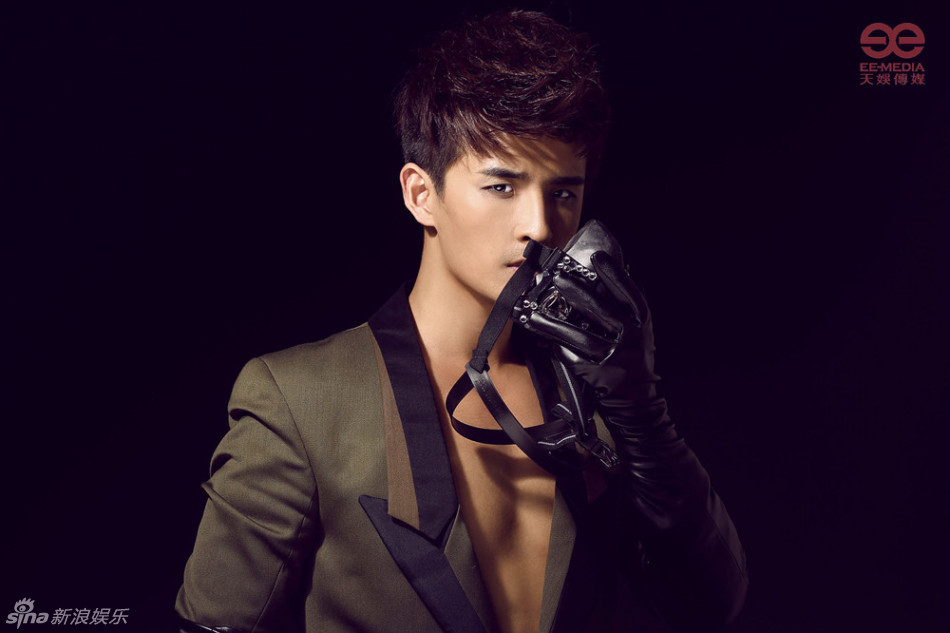 组图:至上励合"真空"上阵 蜕变性感轻熟男_高清图集_新浪网