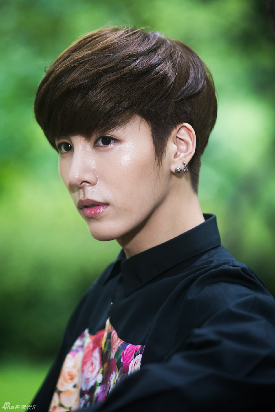 高清组图:独家对话韩国摇滚花美男鲁敏宇_高清图集_新浪网