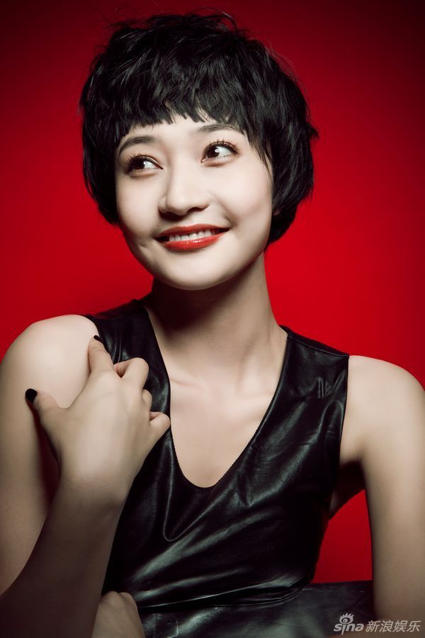 组图:阎娜明艳红唇大片曝光 诠释热辣诱惑_高清图集_新浪网