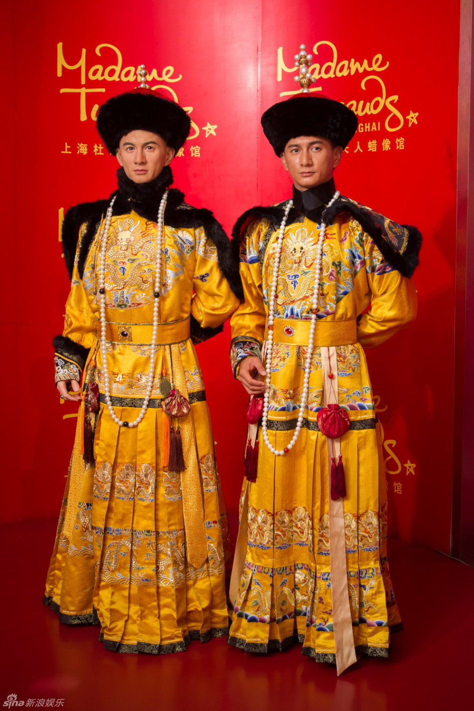 新浪娱乐讯 8月7日,吴奇隆身着龙袍的造型正式入驻上海杜莎夫人蜡像馆