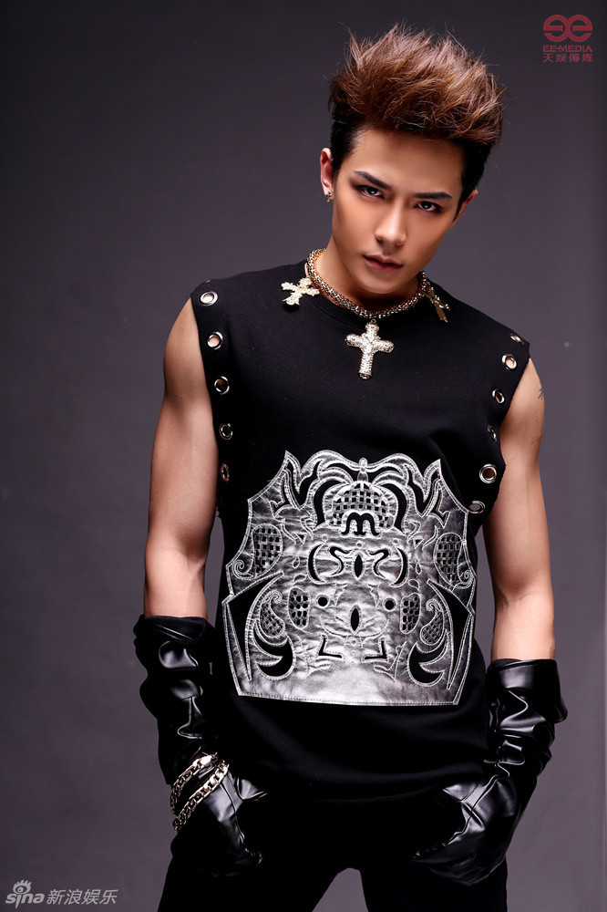 至上励合马雪阳秀肌肉 彰显摩登潮范