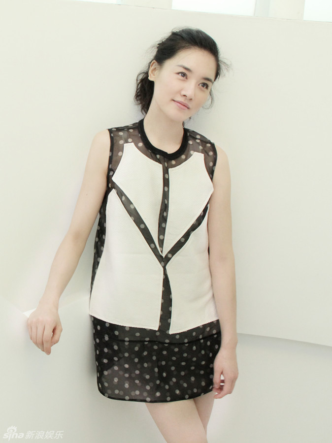 组图:邢宇菲登杂志展雪样美肌 显自然气质_高清图集_新浪网